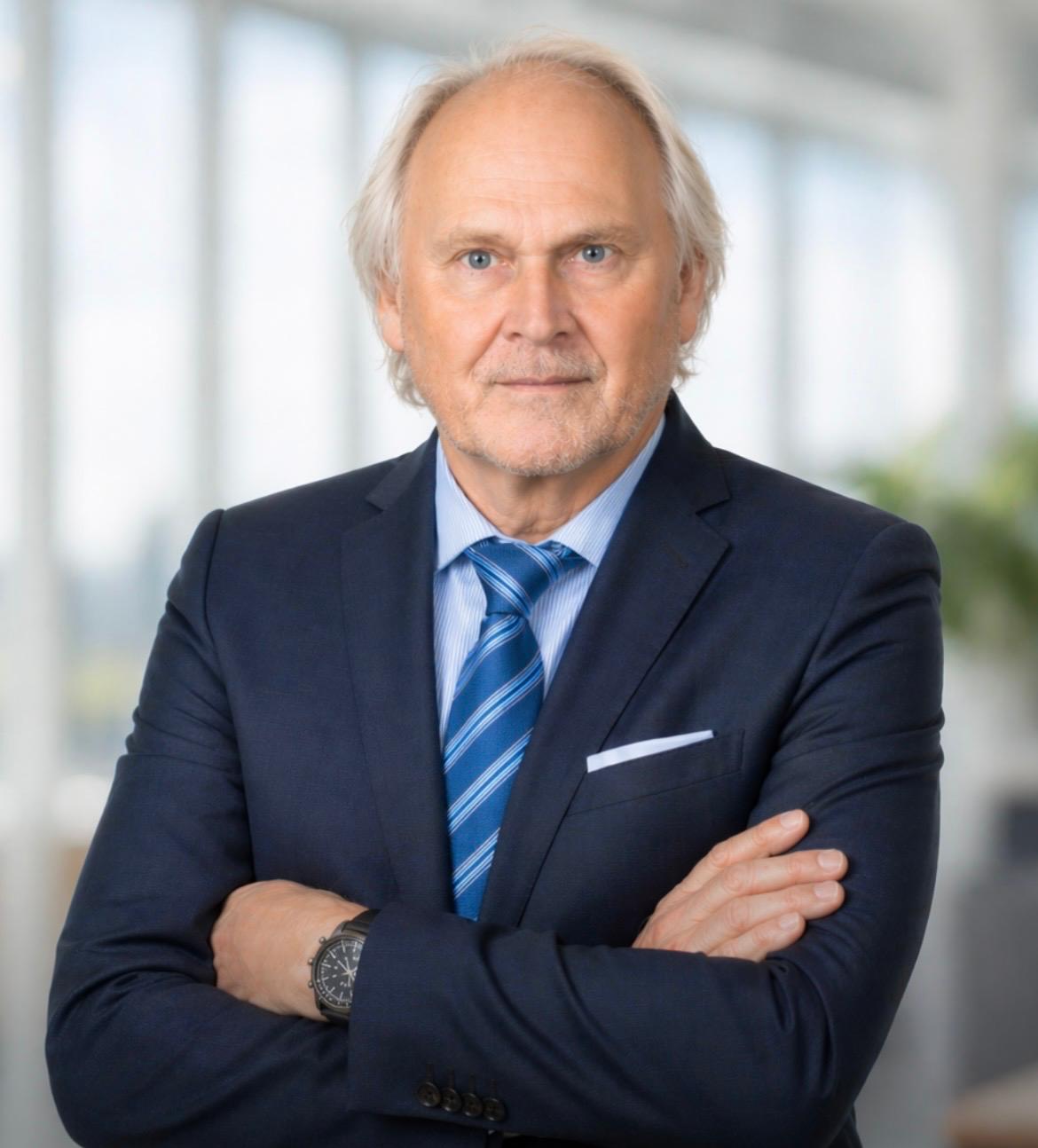 Dr. Rolf Behrens
